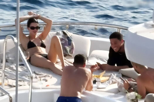 Full leaked Kendall jenner  page private onlyfans photo