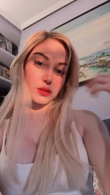 Full leaked Kitty aliice page private onlyfans photo