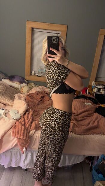 Full leaked Kyliestover private onlyfans photo