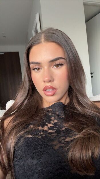 Full leaked Leah halton page private onlyfans photo