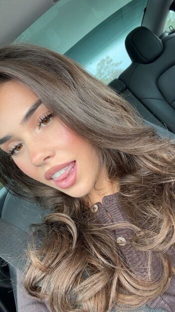 Full leaked Leah halton page private onlyfans photo