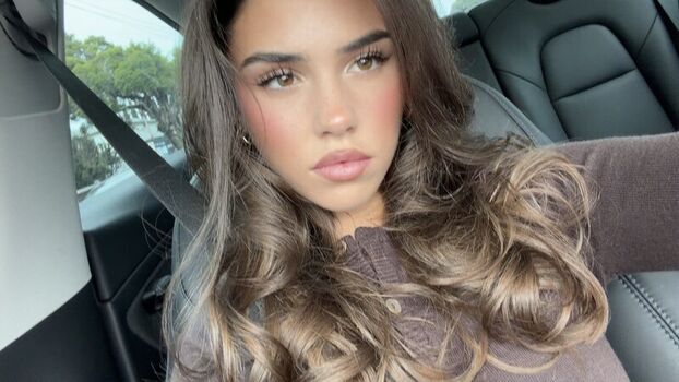 Full leaked Leah halton page private onlyfans photo