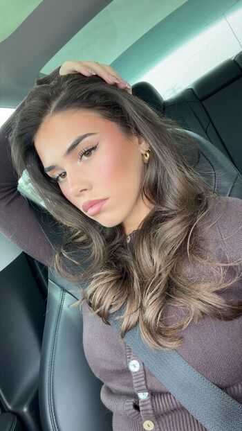 Full leaked Leah halton page private onlyfans photo