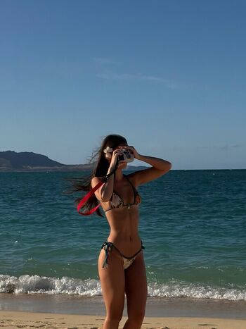 Full leaked Leah halton page private onlyfans photo
