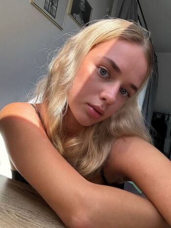 Full leaked Leah violet page private onlyfans photo