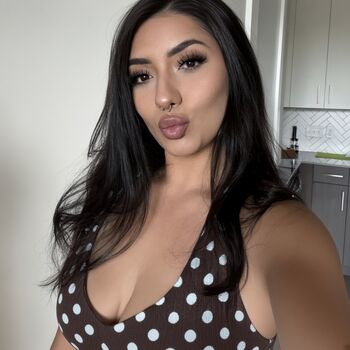 Full leaked Leeeenaq private onlyfans photo