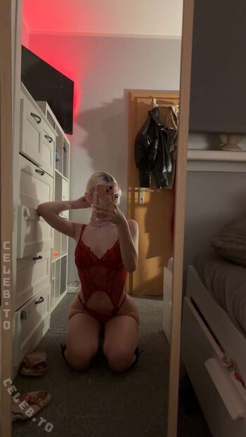 Full leaked Lenigold private onlyfans photo