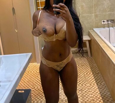 Full leaked Leonatengwana private onlyfans photo