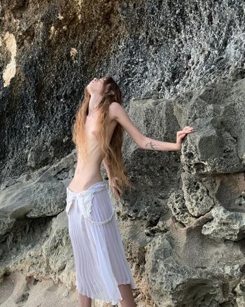Full leaked Lflorafaunal private onlyfans photo