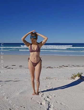 Full leaked Lil hanne page private onlyfans photo