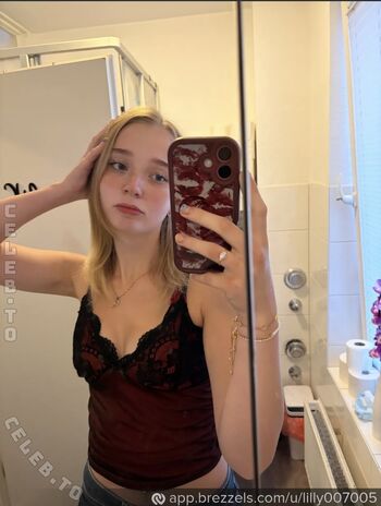Full leaked Lilly schaper page private onlyfans photo