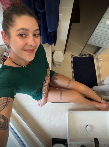 Full leaked Lizz rmo private onlyfans photo