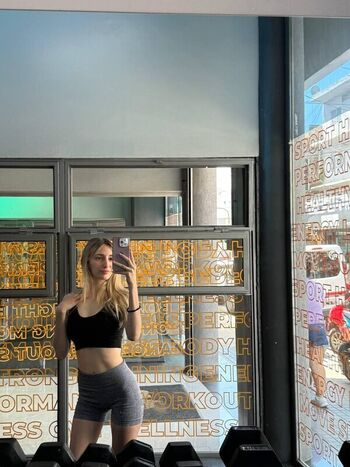 Full leaked Lynareid private onlyfans photo