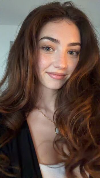 Full leaked Lyzzahh private onlyfans photo