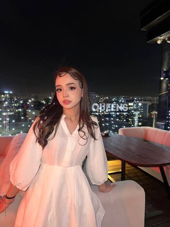 Full leaked Madina page private onlyfans photo