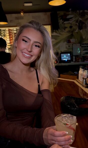 Full leaked Maggieehenry page private onlyfans photo