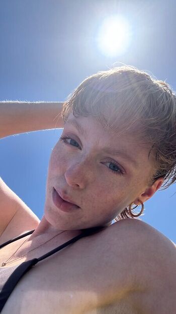 Full leaked Mai buzzcut page private onlyfans photo