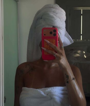 Full leaked May arev page private onlyfans photo