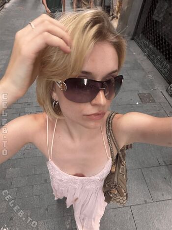 Full leaked Merleperle page private onlyfans photo