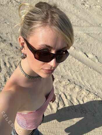 Full leaked Merleperle private onlyfans photo