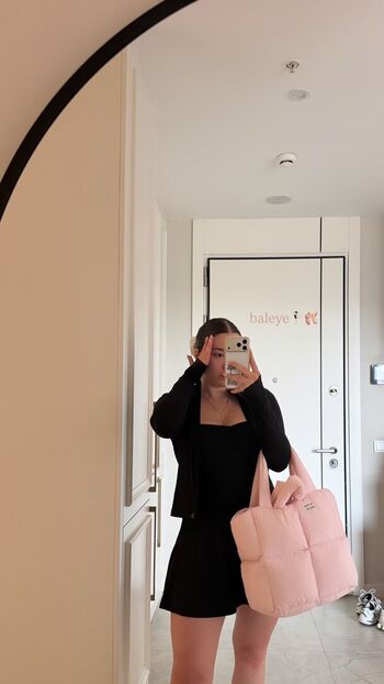 Full leaked Miafitz private onlyfans photo