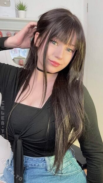 Full leaked Mina min private onlyfans photo