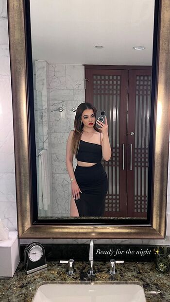 Full leaked Mobina page private onlyfans photo
