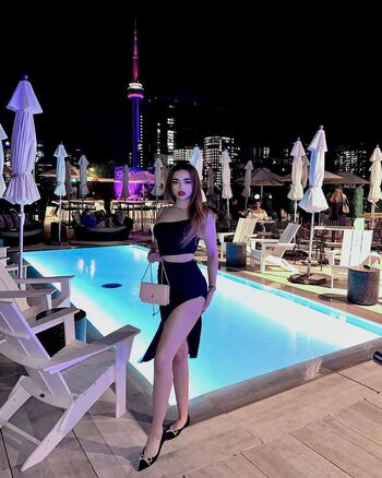 Full leaked Mobina page private onlyfans photo