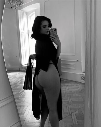 Full leaked Nannerl lee page private onlyfans photo