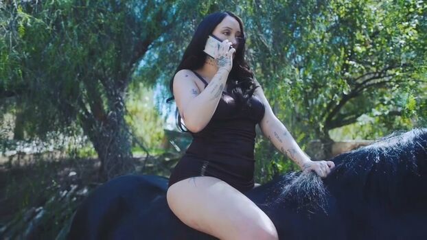 Full leaked Noah cyrus private onlyfans photo