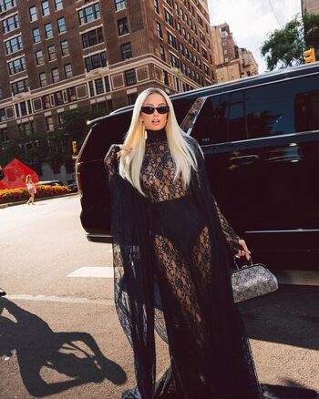 Full leaked Paris hilton page private onlyfans photo