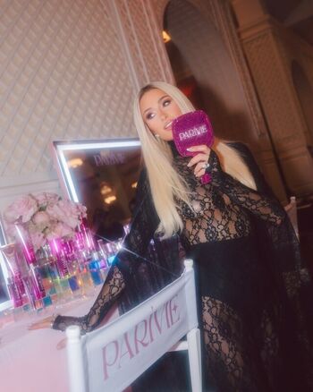 Full leaked Paris hilton page private onlyfans photo