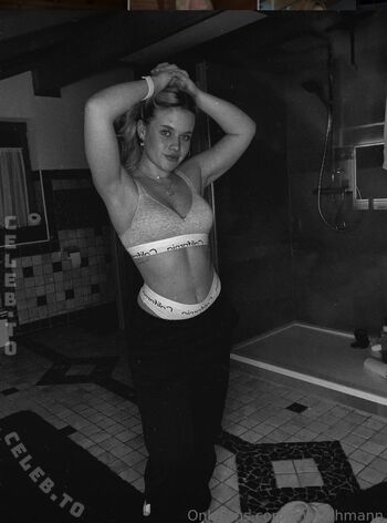Full leaked Paulaklein private onlyfans photo