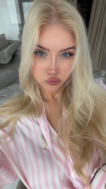 Full leaked Pavoxy  page private onlyfans photo