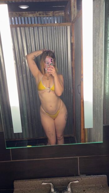Full leaked Peachesprem private onlyfans photo