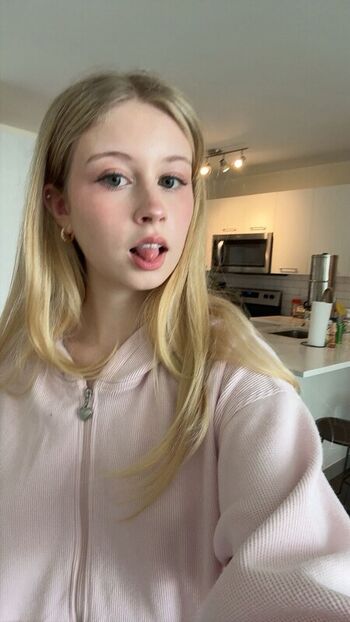 Full leaked Pinkiefangs private onlyfans photo