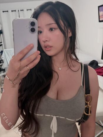 Full leaked Roxy loov/ private onlyfans photo