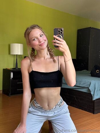 Full leaked Poly honey private onlyfans photo