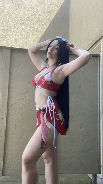 Full leaked Qweeneevee private onlyfans photo
