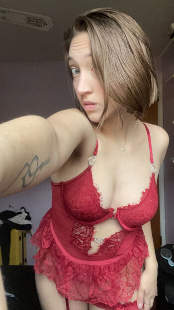 Full leaked Qweeneevee private onlyfans photo