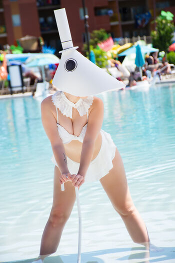 Full leaked Qweeneevee private onlyfans photo