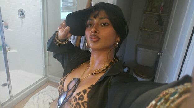 Full leaked Rahtitouillee private onlyfans photo