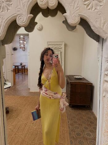 Full leaked Raveena page private onlyfans photo
