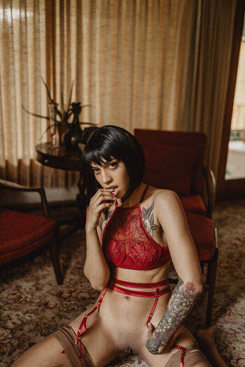 Full leaked Ravyn alexa page private onlyfans photo