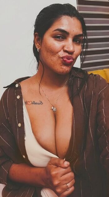 Full leaked Reshma rechu page private onlyfans photo