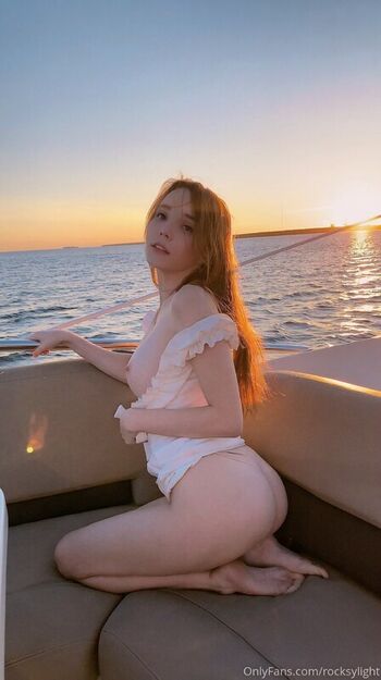 Full leaked Rocksy light page private onlyfans photo