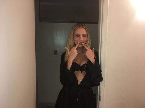 Full leaked Romy mars private onlyfans photo