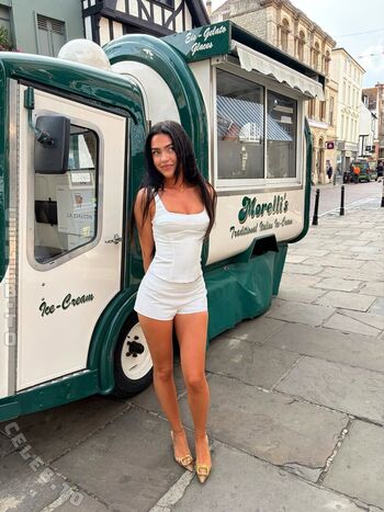 Full leaked Roxanarosuu page private onlyfans photo