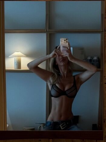 Full leaked Roxolana kushniruk page private onlyfans photo