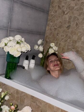 Full leaked Roxolana kushniruk page private onlyfans photo